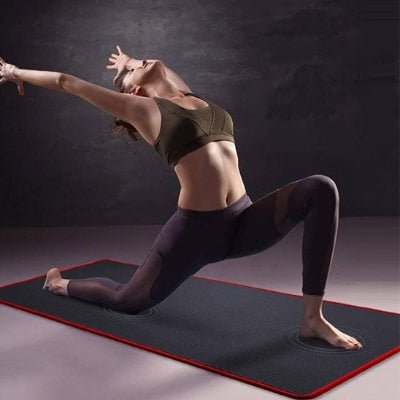Tapis de gym | Maxi femme fait etirement arriere sur tapis de gym- Soiflex