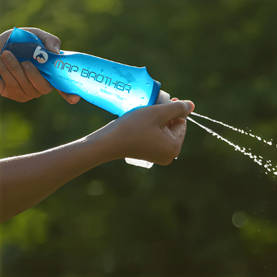 Gourde La Rosée 250 ml / 500 ml – Léger et pratique pour maison et bureau -visuel de la gourde la nuit Soiflex