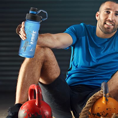 gourde sport ascension homme assis